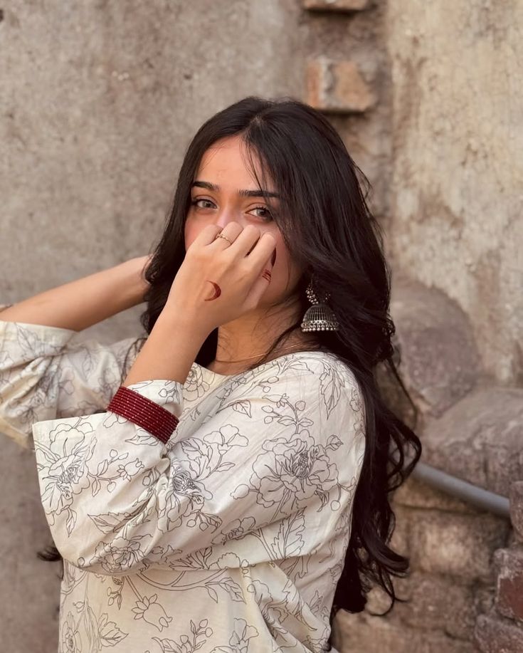 Instagram dp for girls hidden face