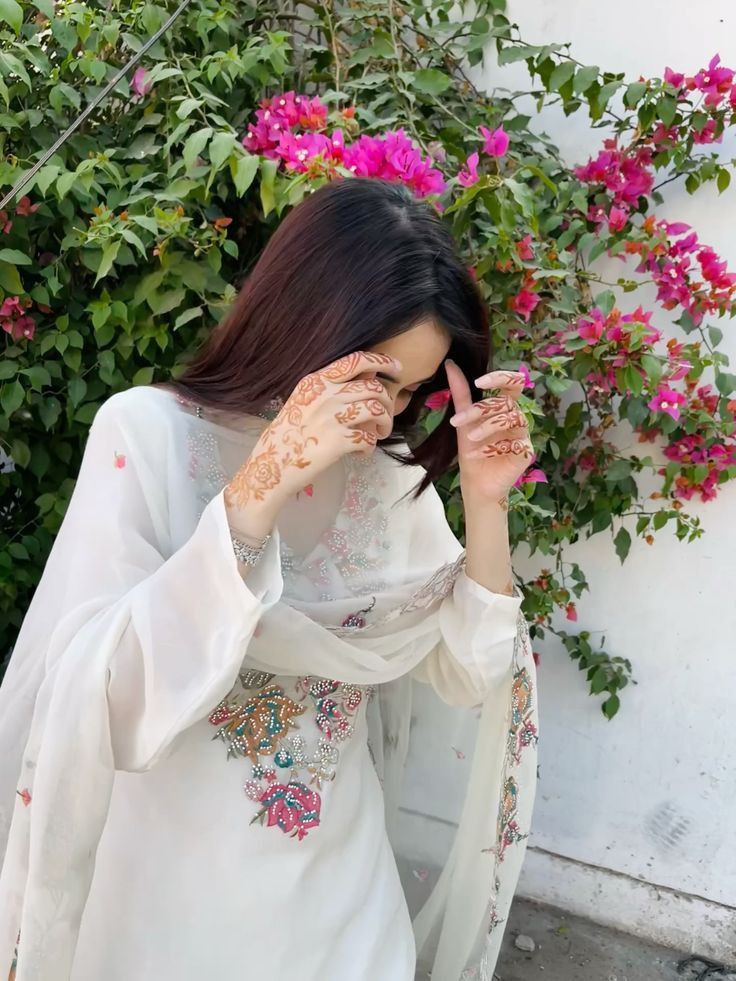 Instagram dp for girls mirror selfie