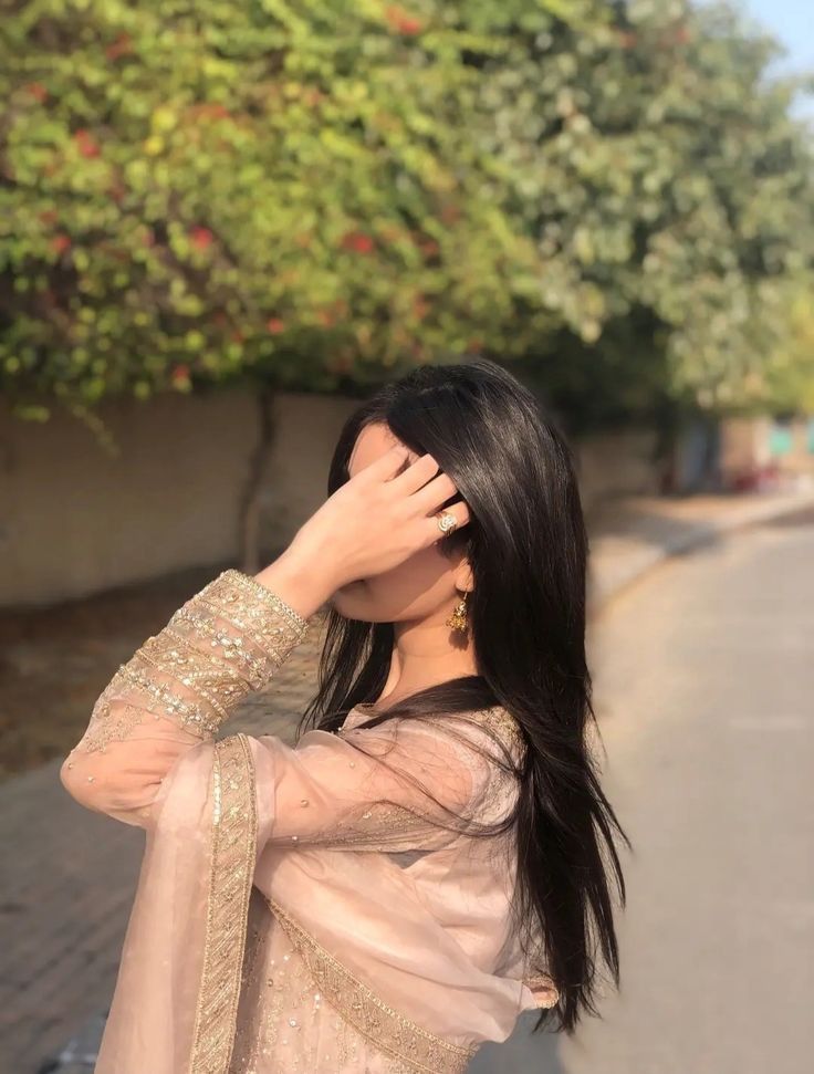Instagram dp for girls modern look