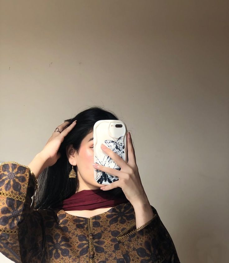 Instagram dp for girls smiling face