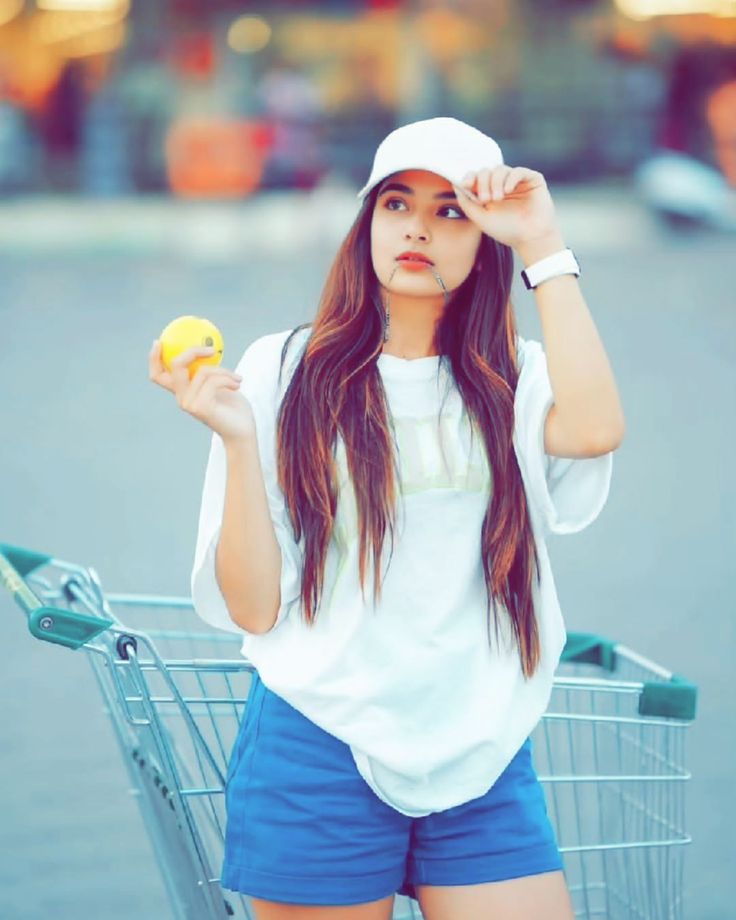 Instagram dp for girls traditional look