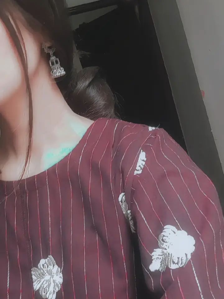 Instagram dp for girls unique pose