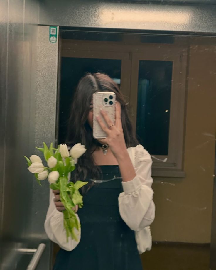 Instagram dp for girls with headphones