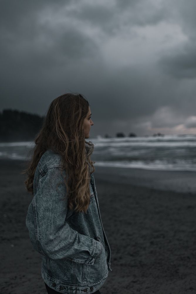alone dp for whatsapp girl sad