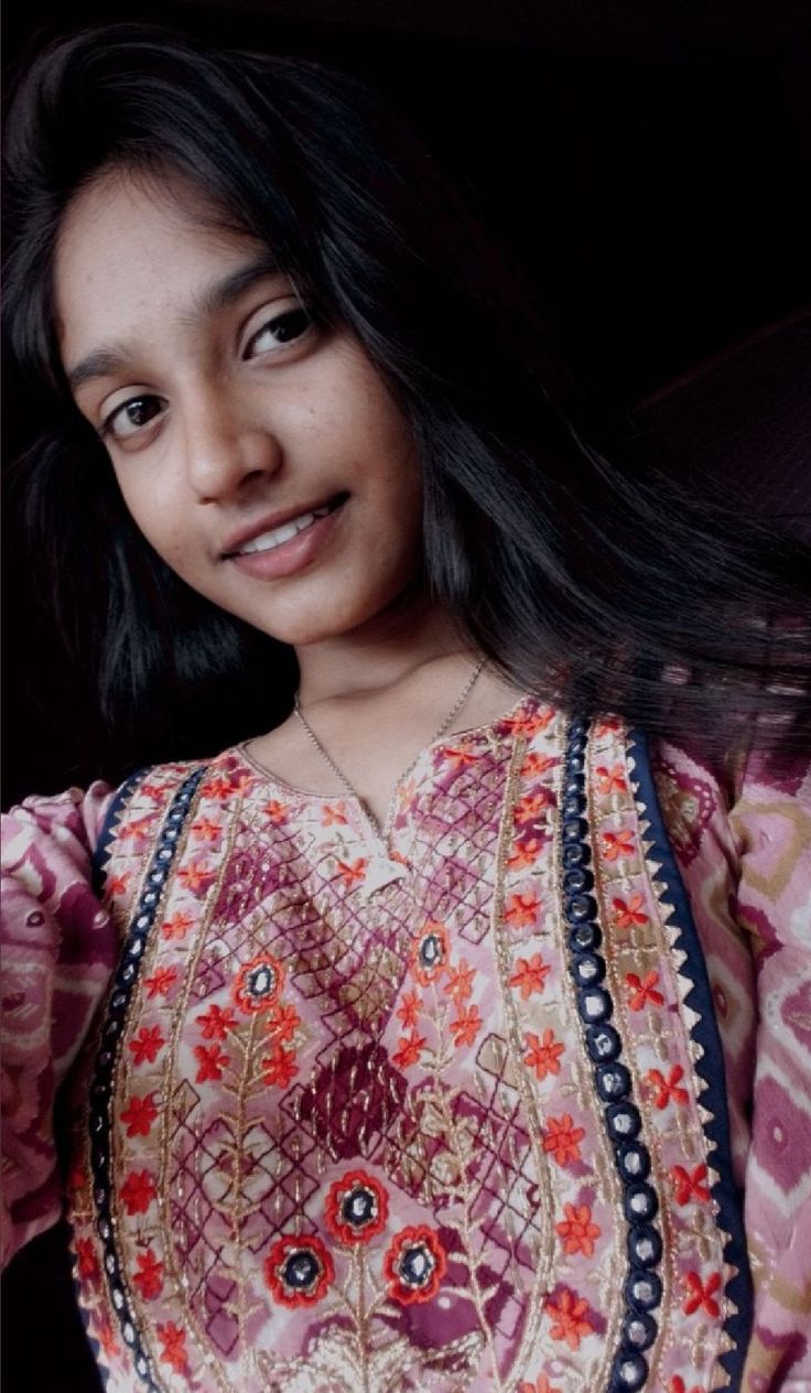 beautiful girl pic simple