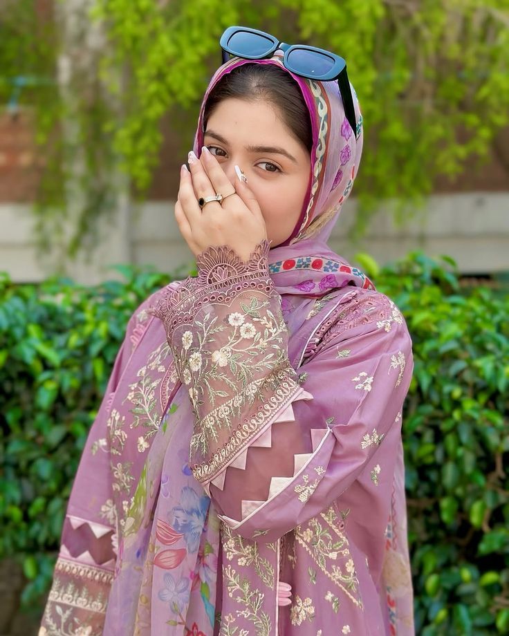 beautiful hijab girl dp