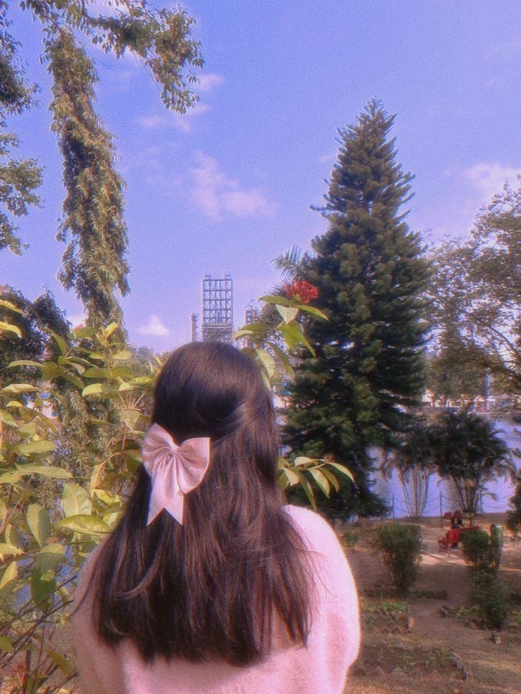 blur girl dp background