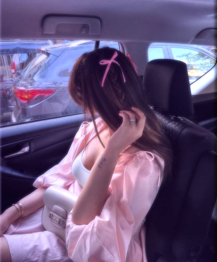 blur girl dp for snapchat