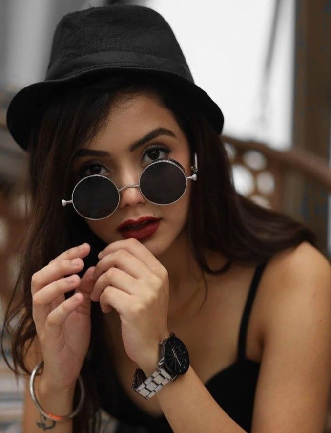 classy attitude girl dp stylish