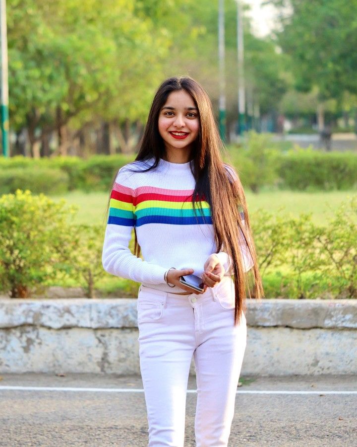 classy real girl pic