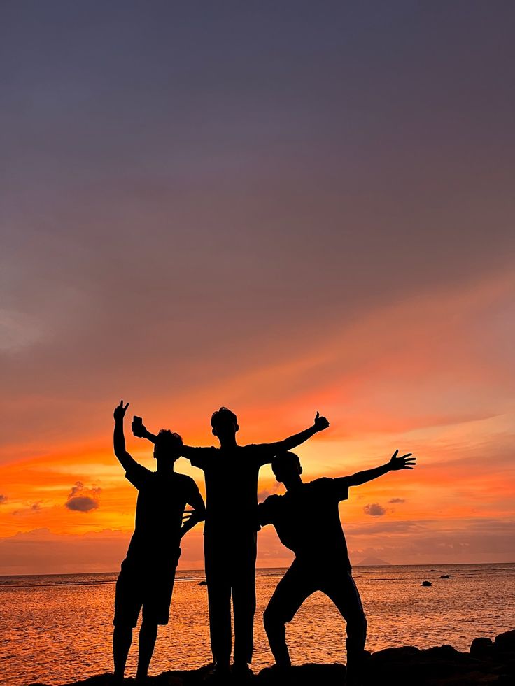 cool friends dp for girls