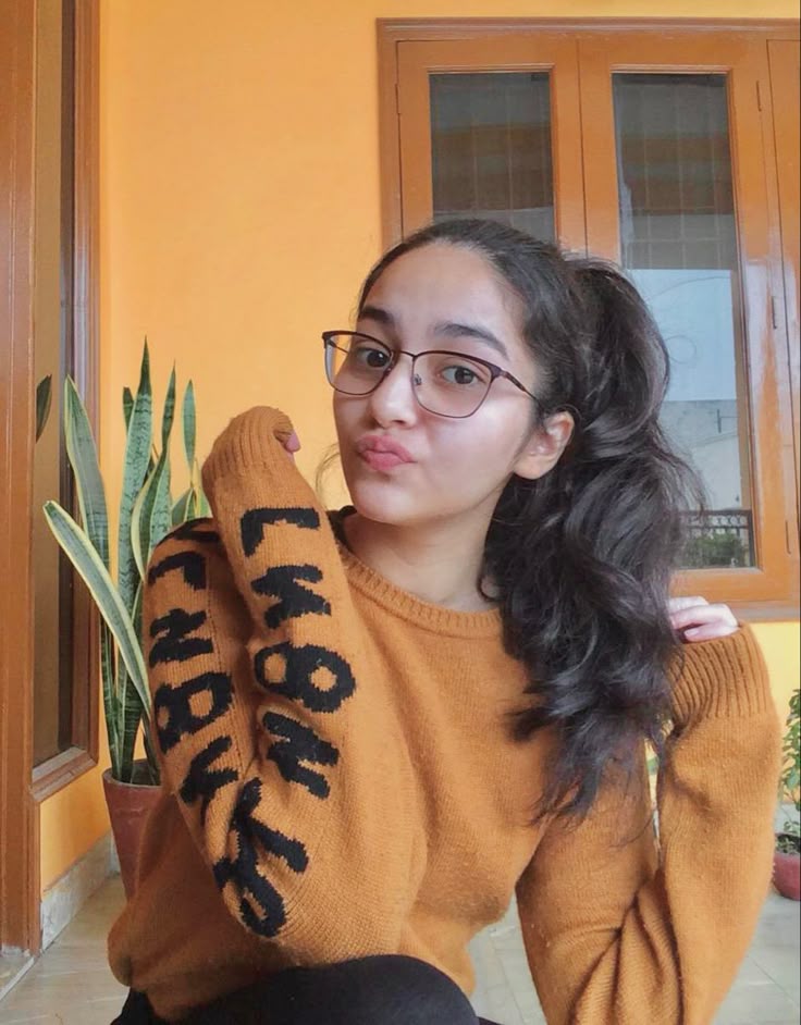 indian girl hd wallpaper full size