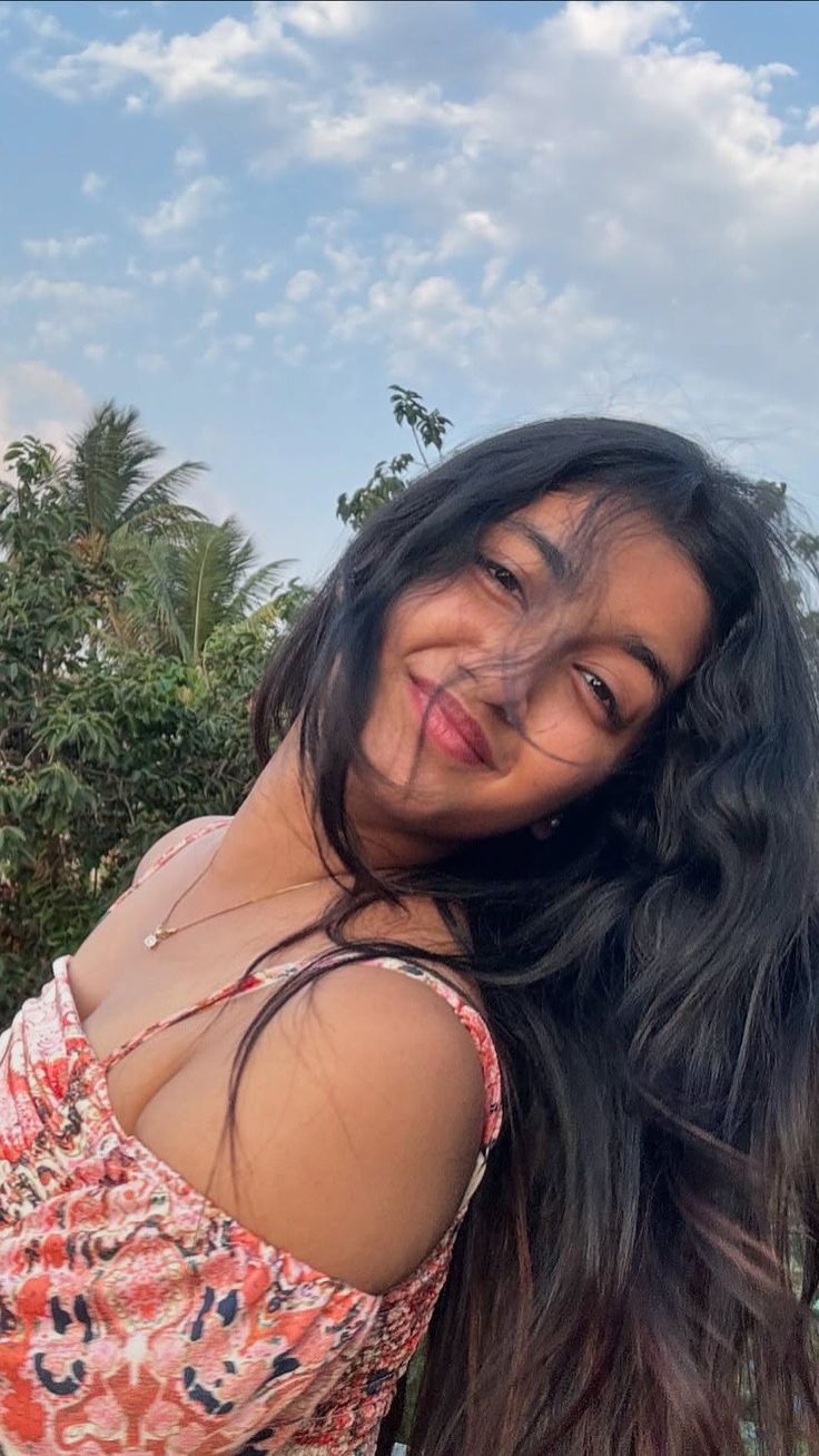 indian girl whatsapp profile pic