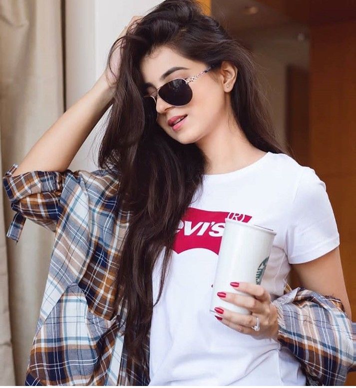 killer attitude girl dp with sunglasses