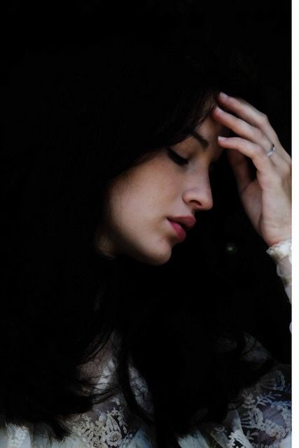 mood off dp girl alone