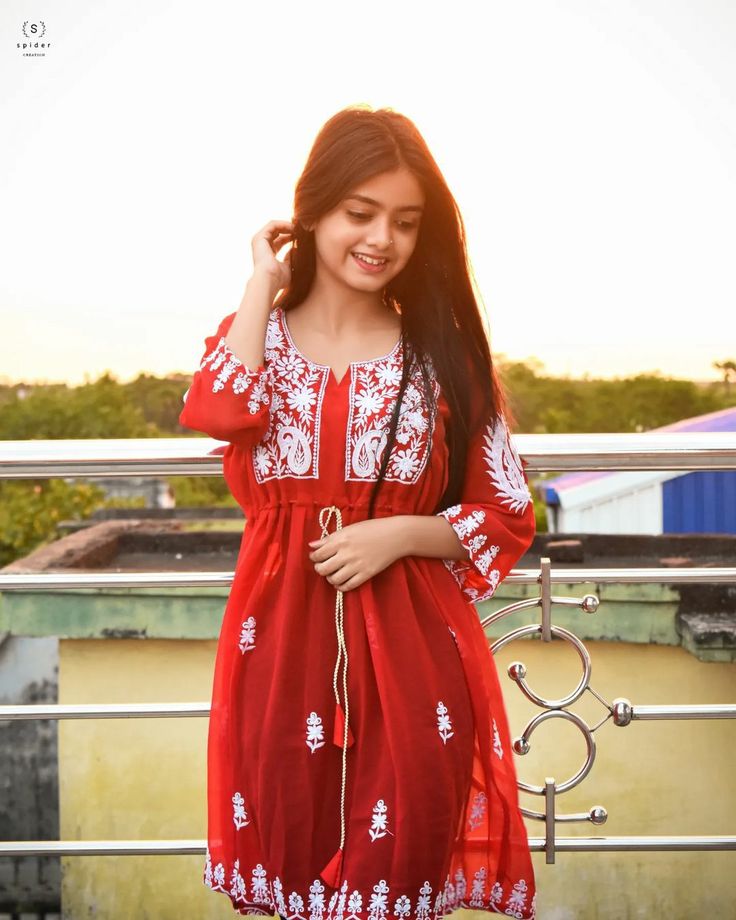 natural simple girl pic real