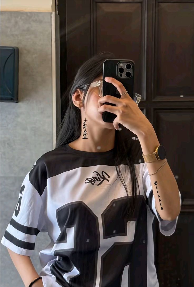 stylish killer attitude girl dp for whatsapp