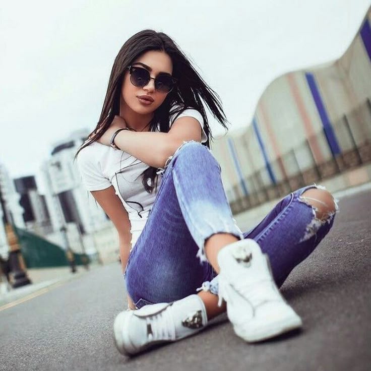 whatsapp stylish attitude girl dp